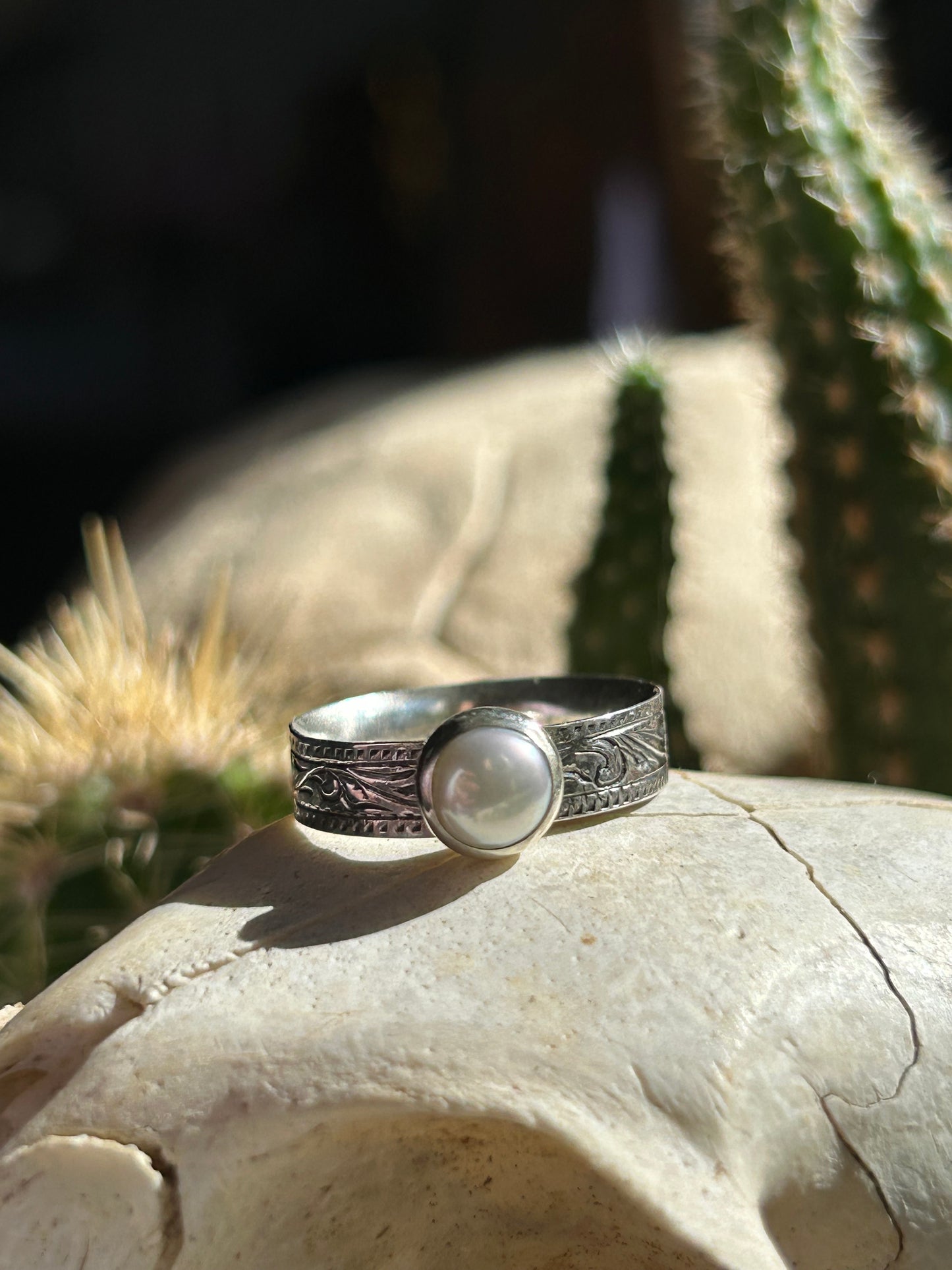 Freshwater Pearl Size 4.5 Engraved Band Ring