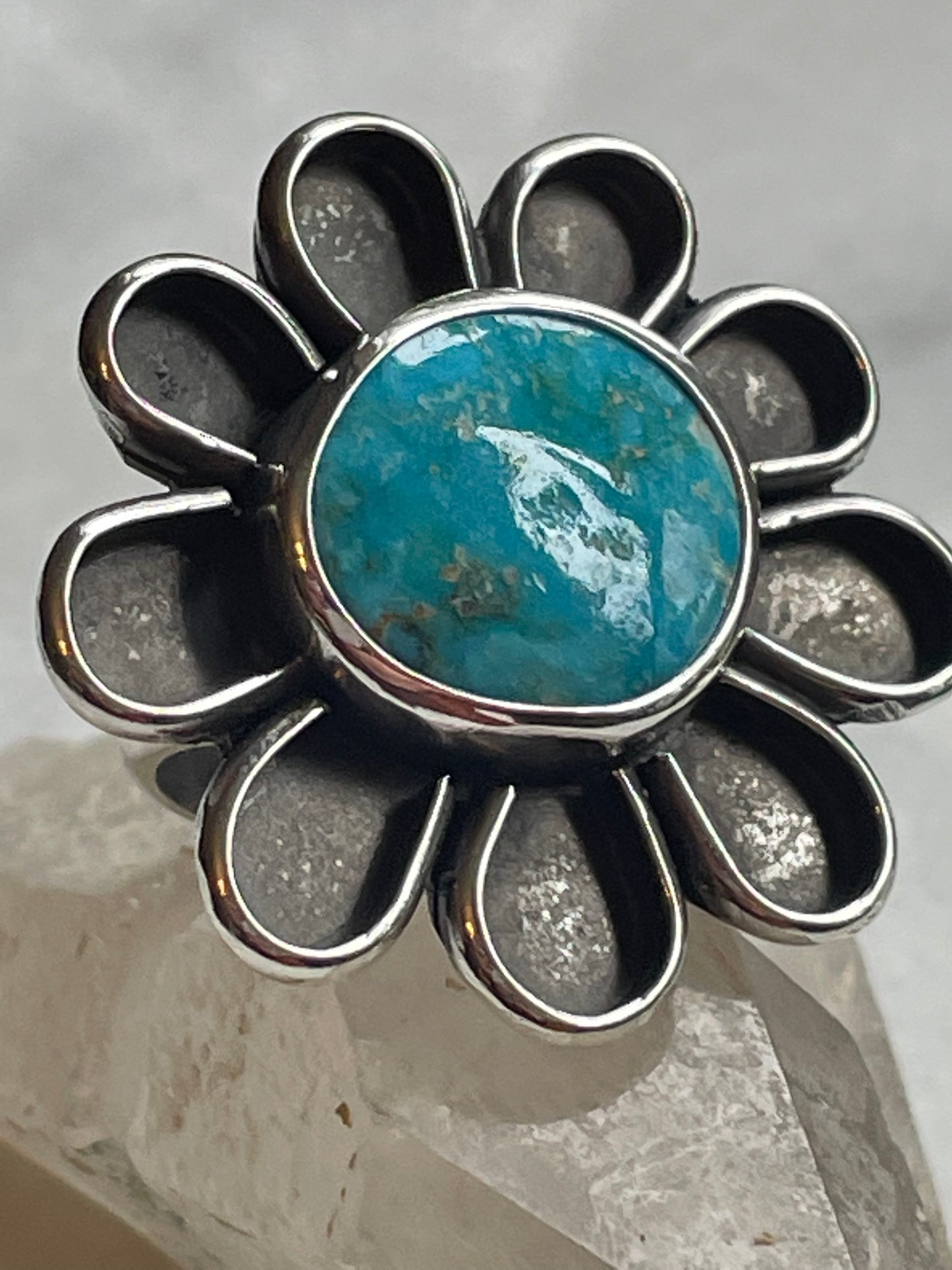 Size 7 Kingman Turquoise Daisy Ring