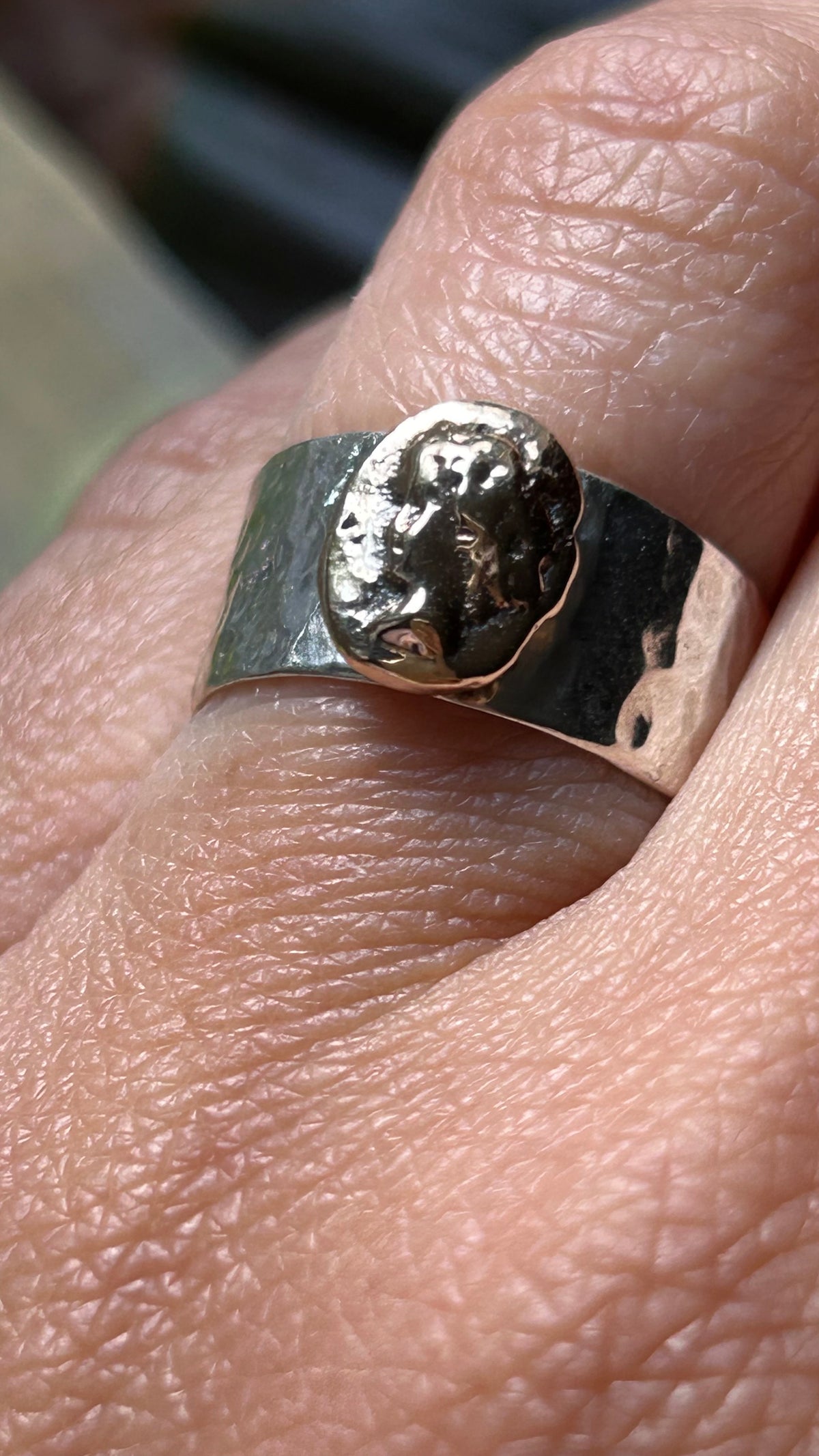 Cast 10k vintage cameo wide band ring size 6