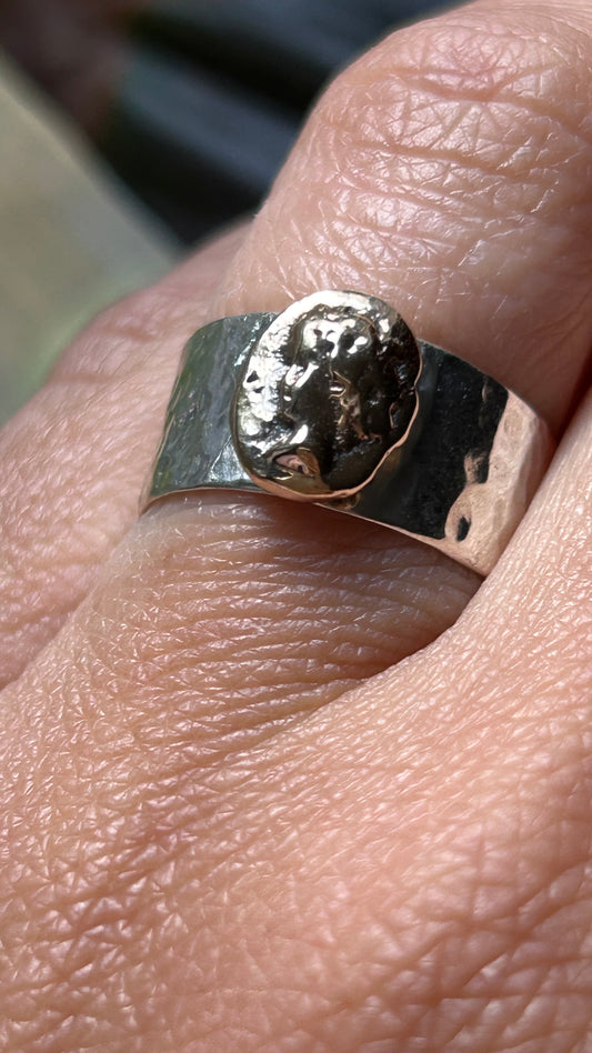 Cast 10k vintage cameo wide band ring size 6
