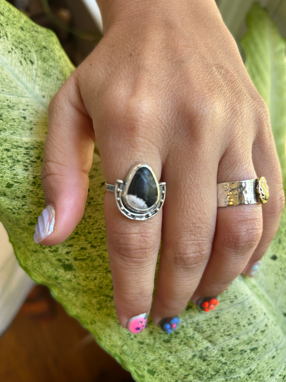 White Buffalo horse shoe ring size  6.5