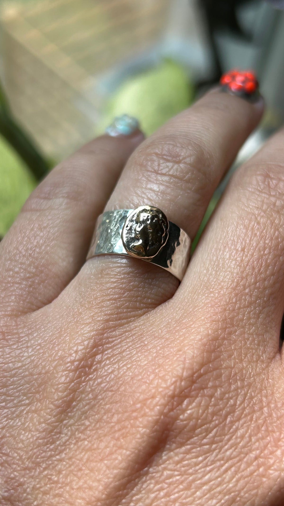 Cast 10k vintage cameo wide band ring size 6