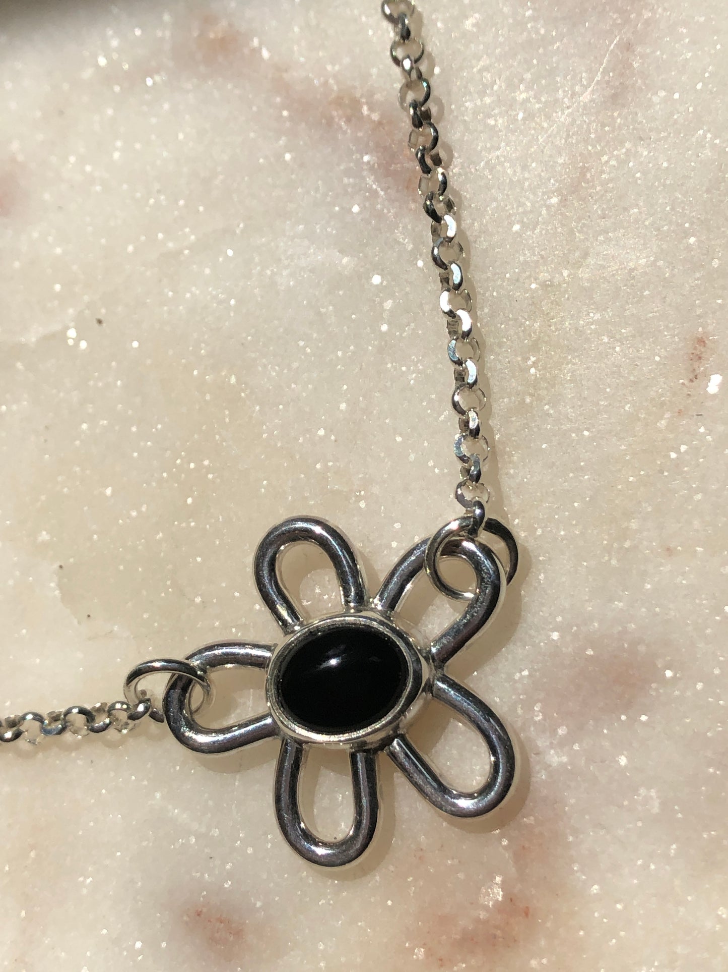 Onyx Daisy Anklet