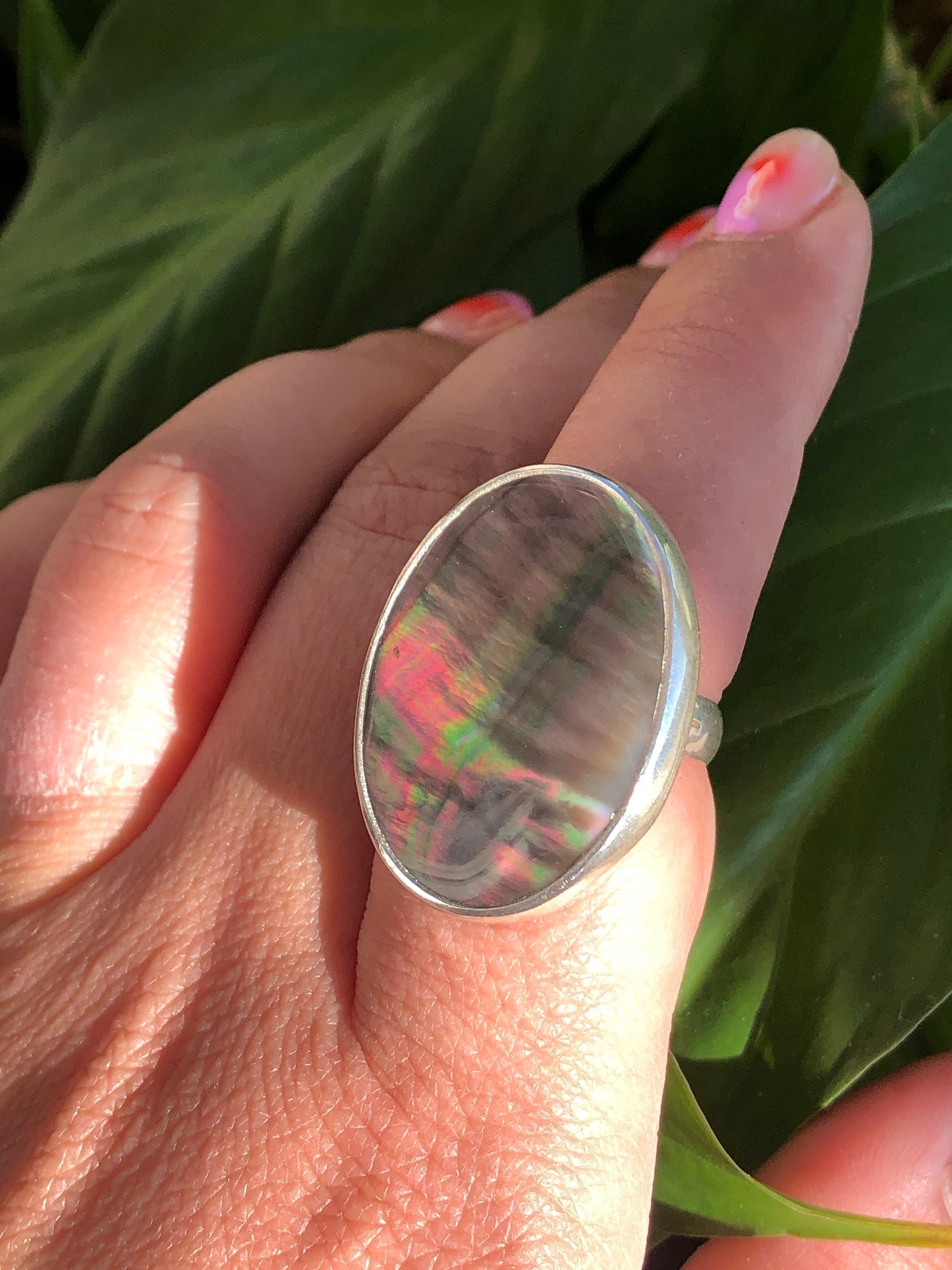 Mother of Pearl Oval Ring Size Size 8